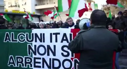 Sit in di CasaPound al tribunale Roma: "Simone libero"