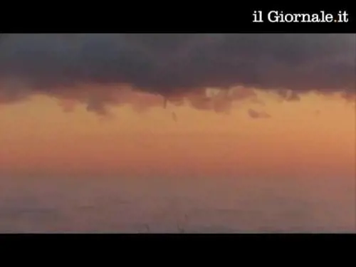 Strepitosa tromba d'acqua nel lago