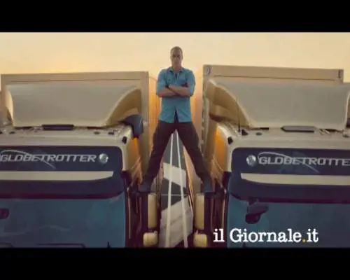 Sfida di spaccate tra Van Damme e Norris