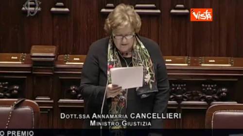 Cancellieri: "Detenuto elogiato in carcere"