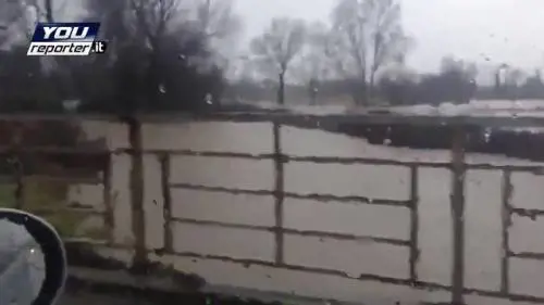Maltempo, straripamento del canale Olona