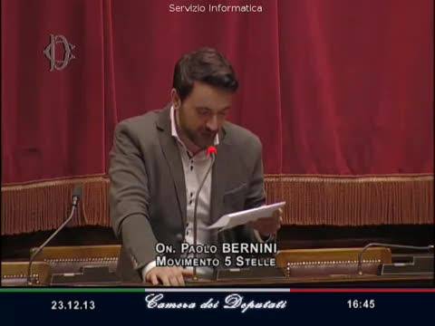 Il grillino dei microchip ora se la prende coi cappellani militari