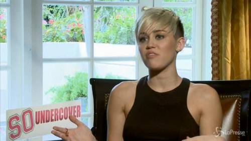 Miley Cyrus e la presunta bissessualità
