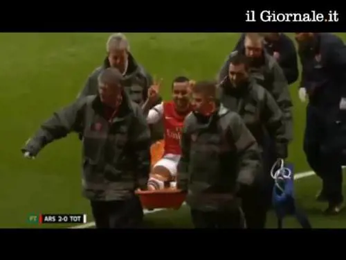 Walcott, sfottò ai tifosi