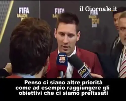 Messi si congratula con CR7