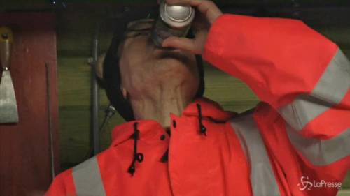 Olanda, alcolisti pagati con cinque birre al giorno per pulire le strada