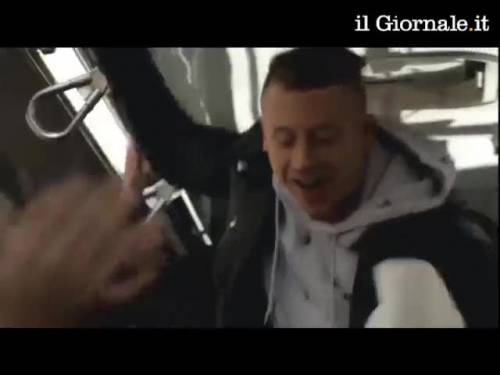 Macklemore & Ryan Lewis rap sul bus