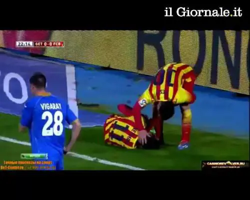 Neymar, la caviglia si gira