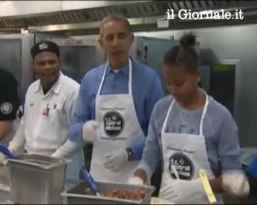 Obama e famiglia servono alla mensa dei poveri