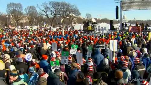 Washington, migliaia alla Marcia per la Vita. Il Papa saluta su Twitter