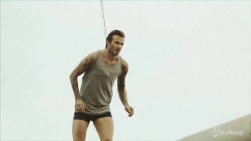 Beckham in mutande per il Superbowl: nuovo spot di H&M