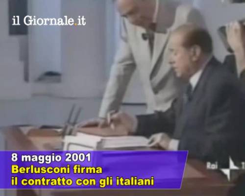 2001, Berlusconi firma il contratto con gli italiani