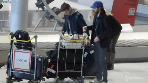 I Daft Punk fotografati senza casco all'aeroporto