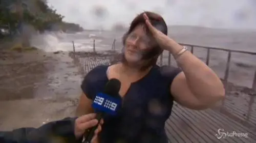 Maltempo anche in Australia, tifoni e onde altissime