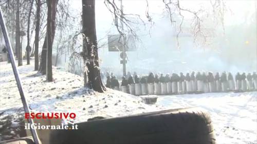 Kiev, i ribelli in piazza: "Il presidente Yanukovich deve andarsene"