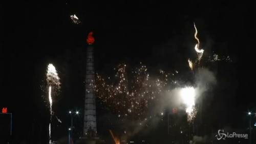 Corea del Nord, la tradizione del nuovo anno lunare: fuochi a Pyongyang