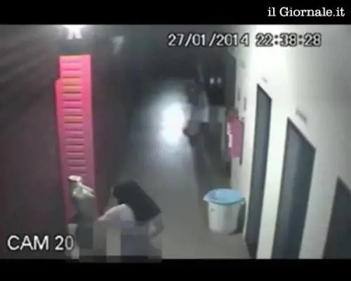 Brasile, il rapinatore fa sesso con un manichino