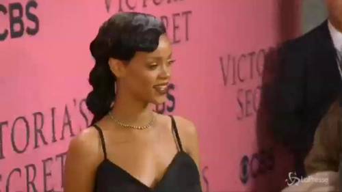 Rihanna e Drake di nuovo insieme in un night di Hollywood
