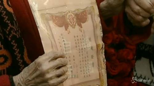 Cina, 99 coppie festeggiano le nozze d'oro