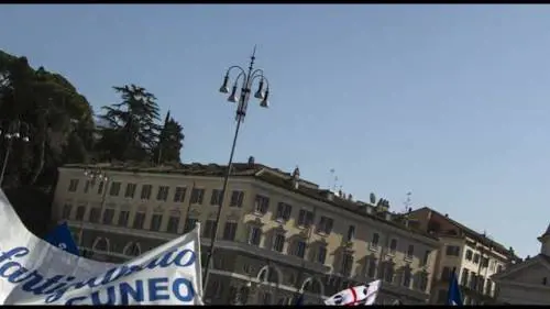 Giovane imprenditore: "Vogliamo tasse più eque"