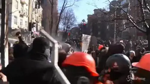 Ucraina, scontri a Kiev: feriti anche reporter