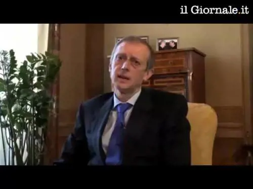 L'inglese maccheronico di Fassino scatena l'ironia su Twitter