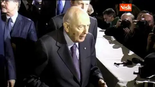Napolitano: "Sul governo non metto la mano sul fuoco"