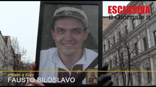 A piazza Maidan i funerali dei caduti