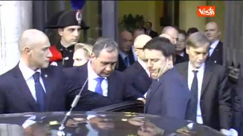 E Renzi va via dal Senato... con Delrio e Boschi