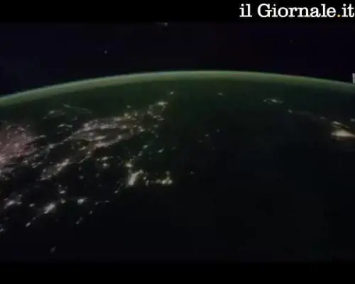 La Nord Corea vista dallo spazio? Un'enorme macchia buia