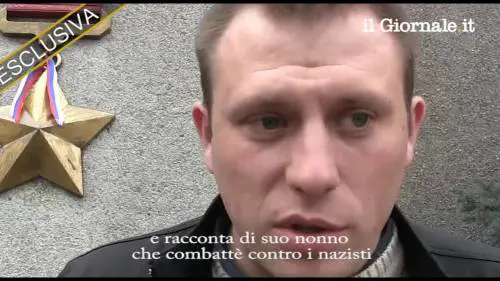 Alexander, volontario con le forze di auto-difesa