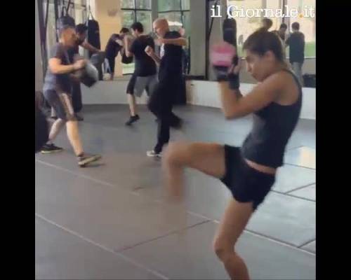 L'allenamento di kickboxing di Elisabetta Canalis
