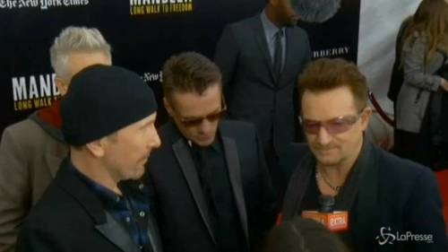 Bono porta il letto di casa in tournée: problemi alla schiena 