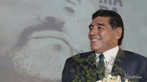 Maradona: "Sorrentino diffonde i valori di Napoli"