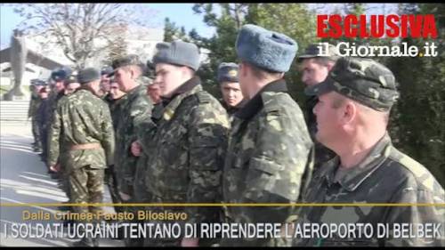 I soldati ucraini tentano di riprendere l'aeroporto di Belbek