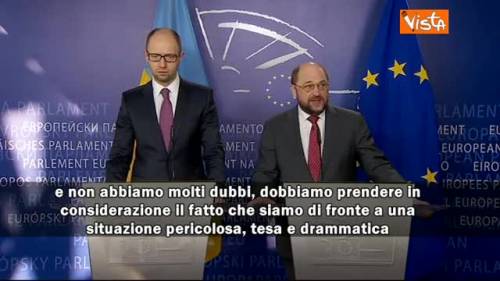 Schulz: "Chi attacca l'Ucraina, ne risponderà all'Ue"