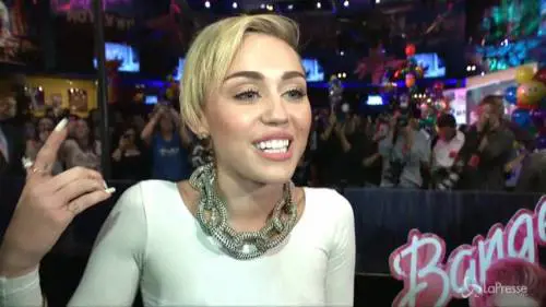 Miley Cyrus e selfie: gli autoscatti con il campione olimpionico