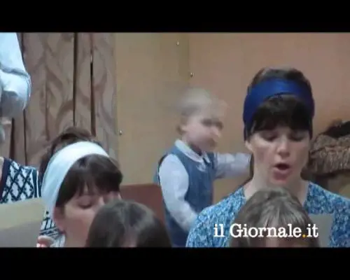 Bimba di due anni direttrice d'orchestra