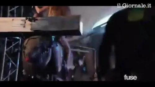 L'ultima di Lady Gaga: farsi vomitare addosso