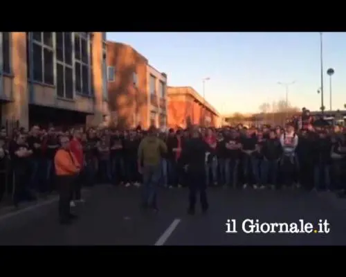 Ultras in riunione dopo l'incontro con Seedorf