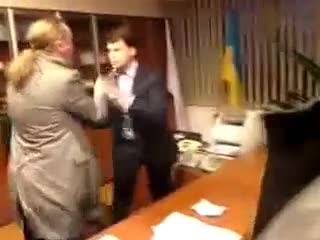 Ucraina, picchiato il direttore della tv di Stato