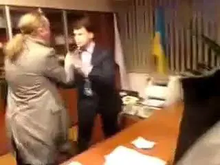 Ucraina, picchiato il direttore della tv di Stato