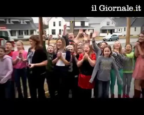 Proposta di matrimonio durante la prova anticendio