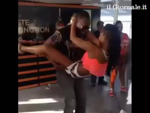 Usain Bolt: ballo hot con una ragazza