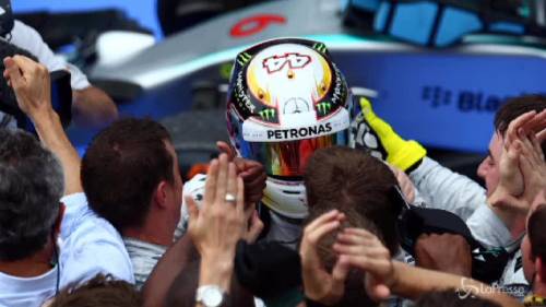 F1, Gp Malesia: doppietta Mercedes, Alonso quarto