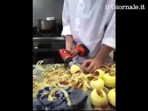 Jasper van Ramshorst, chef che sbuccia le mele con un trapano