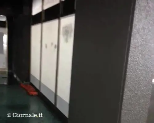 Milano, il consigliere leghista: "A porta Venezia la metro è una latrina"