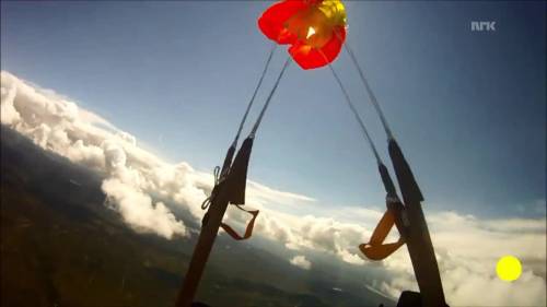 Norvegia, paracadutista sfiorato da un meteorite