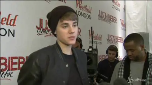 Justin Bieber infuriato con Selena Gomez per flirt con Orlando Bloom