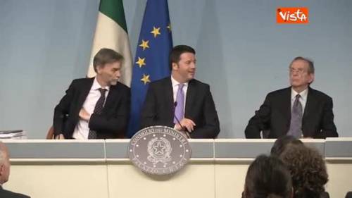 Renzi scherza con Padoan